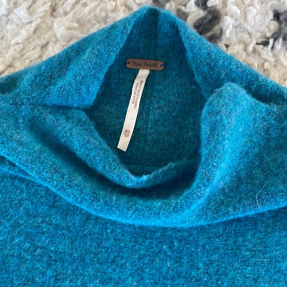 Free People Sweater - Picture 3 of 14